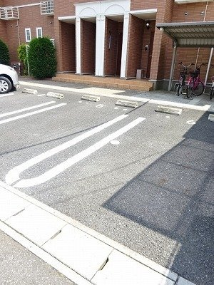 コンフォルトの駐車場