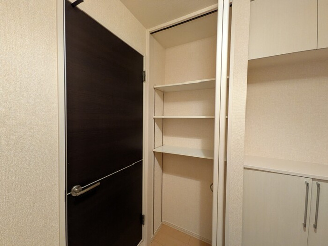 【玄関】ウィルモア開平