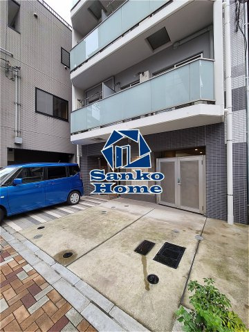 マーロ上野入谷＃Ｒの駐車場
