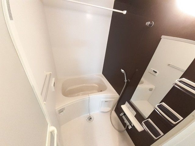 ラインハイム横代の浴室