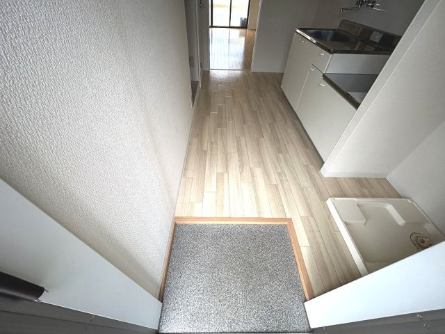 メゾンあおいの玄関
