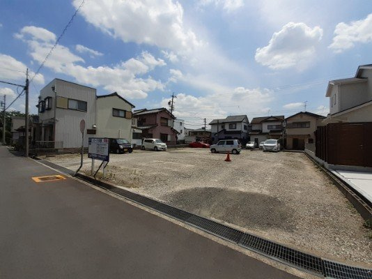 アクティブ河原Ａの駐車場