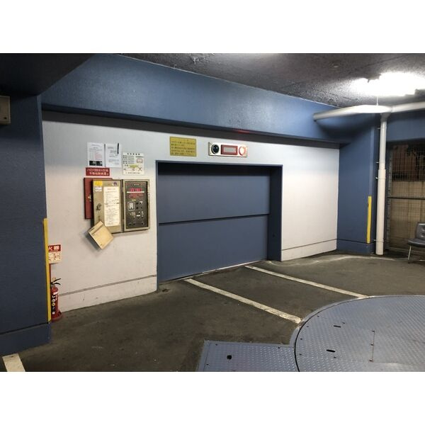 大阪市中央区瓦町４丁目の事務所の駐車場