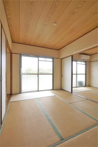 目貫ビルの寝室