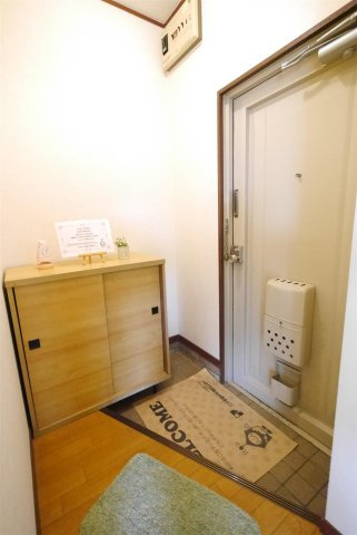 目貫ビルの玄関