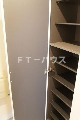 リブリ・ルノンの収納