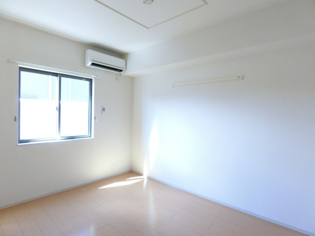 【洋室】 | シャンドゥフルール