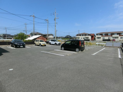 【駐車場】 | ラ　グラシアス