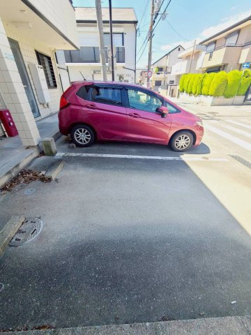 河内メゾンの駐車場