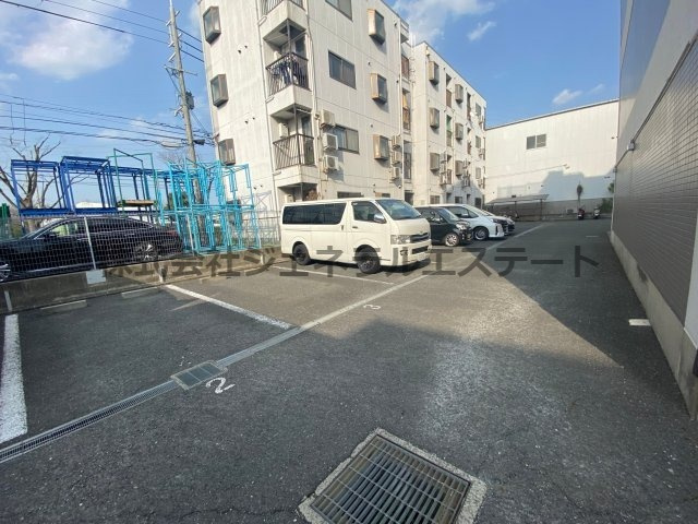 グレイシィーK・Yの駐車場