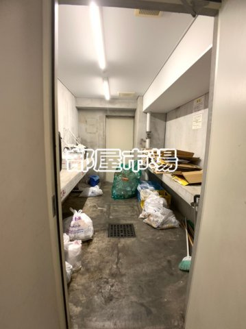 ラグジュアリーアパートメント御徒町のその他共用部分|ゴミ置き場