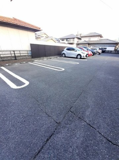 【駐車場】 | レーヴステージ蔵王Ｂ | 駐車場完備です