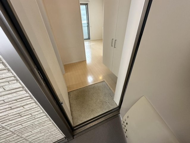 ロアーブル五番館の玄関