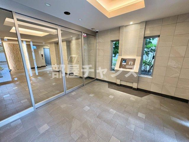 プレサンスロジェ丸の内CENTRAL CASAのエントランス