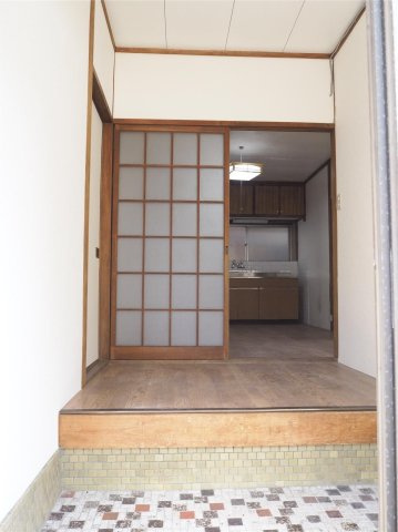 小森アパートの玄関