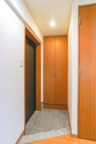 リバーレ池袋の玄関