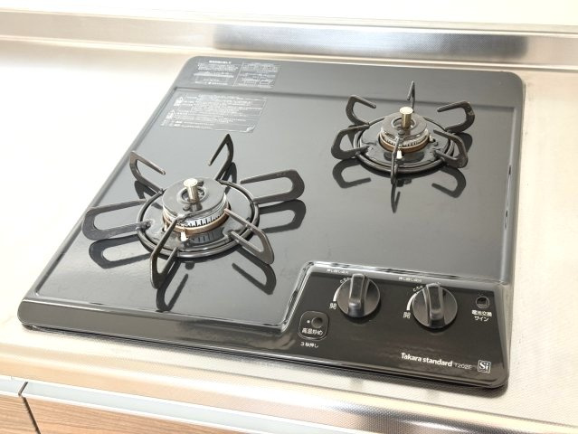 ウィンクルム・CRESTのキッチン|焦げ付き始めたら自動で消火する安全安心のガスコンロ