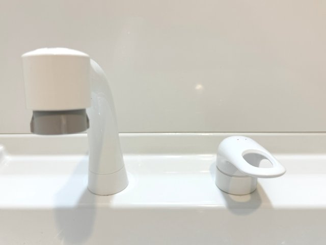 ウィンクルム・CRESTの洗面所|洗面化粧台の水栓。シャワーホースが伸ばせます