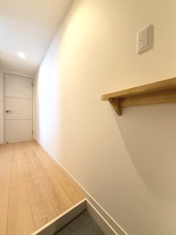 ウィンクルム・CRESTの内装|玄関入り口