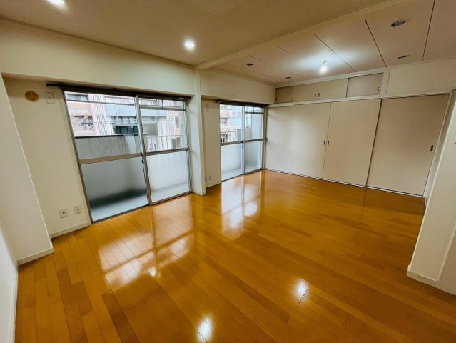 ファーストライフ大手町の居間・リビング