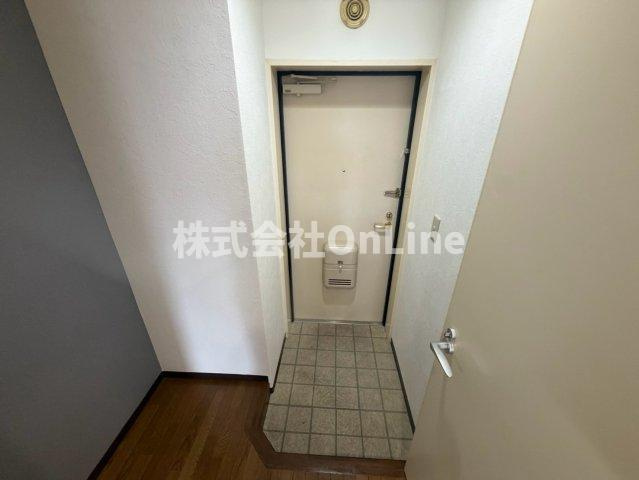 大阪市平野区加美西１丁目の賃貸マンションの玄関