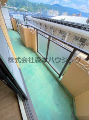 【バルコニー】 | 　エステート野崎 | 広々としたバルコニーです