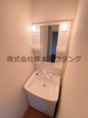 【独立洗面台】 | 　エステート野崎 | 独立洗面化粧台が付いています