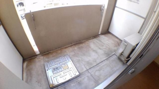 セトル．イン鳳のバルコニー