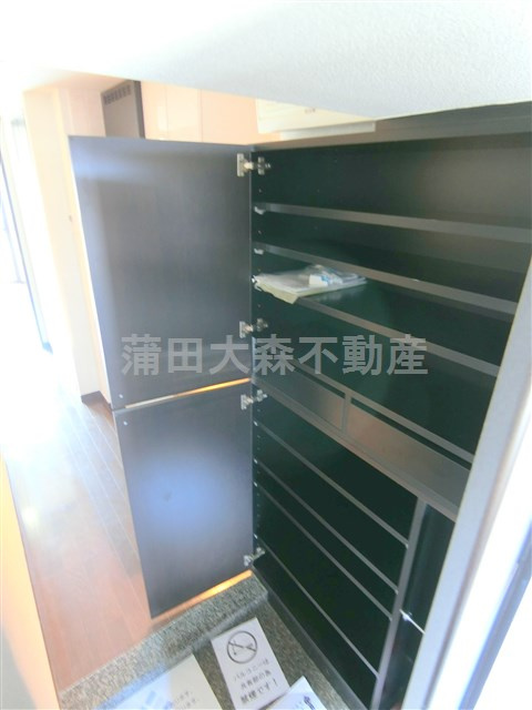 フェニックス大森町の収納|玄関収納