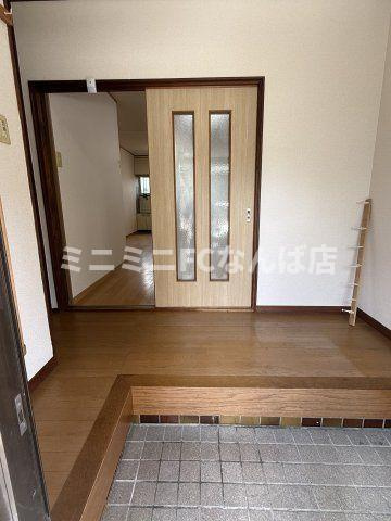 堺市西区家原寺町戸建ての玄関