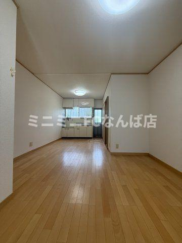 堺市西区家原寺町戸建ての居間・リビング