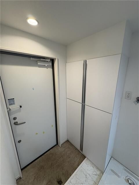 シュガール戸部本町の玄関