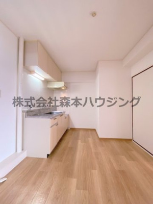 【居間・リビング】 | 　丸信リバーサイドコーポ1棟 | 使いやすい居間です