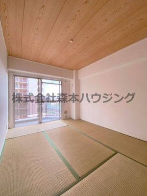 【和室】 | 　丸信リバーサイドコーポ1棟 | 畳の上でゆっくりとくつろげる和室です
