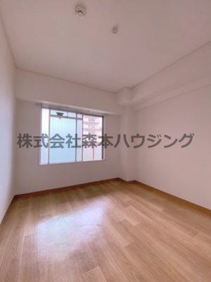 【洋室】 | 　丸信リバーサイドコーポ1棟 | ゆったりした洋室です