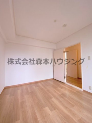 【洋室】 | 　丸信リバーサイドコーポ1棟 | 個人の部屋や寝室として使える洋室です