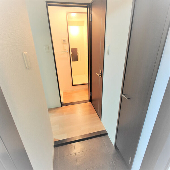 【玄関】鳥居西アベニュー