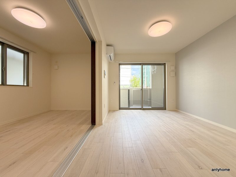 Casa di Salice Mityuya　仲介手数料無料の居間・リビング