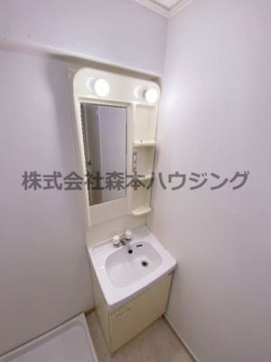 【独立洗面台】 | 　丸信リバーサイドコーポ1棟 | 使いやすい独立洗面台です