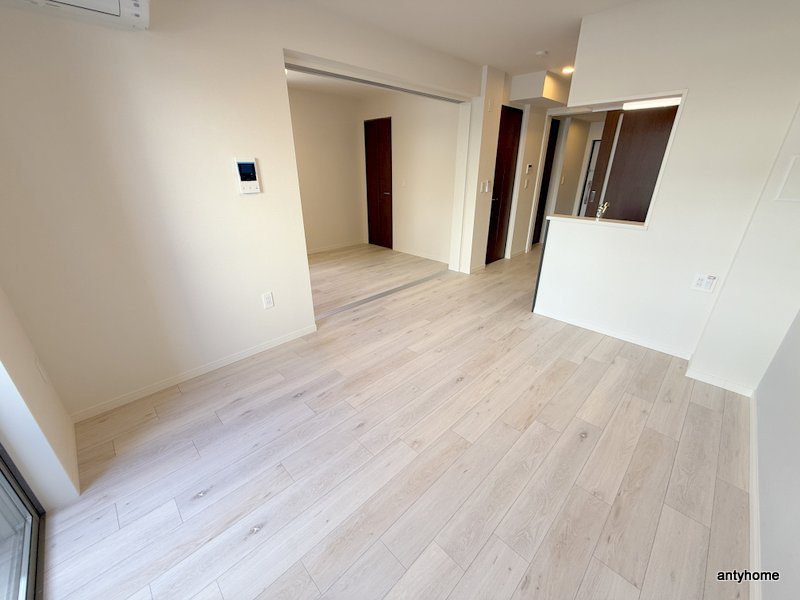 Casa di Salice Mityuya　仲介手数料無料の居間・リビング