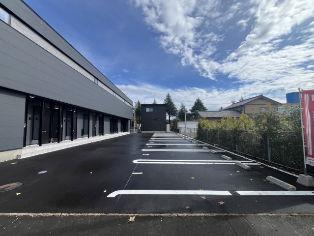 Rutile四ツ井の駐車場