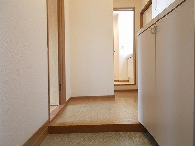 ハピネスＡの玄関|落ち着いた玄関です