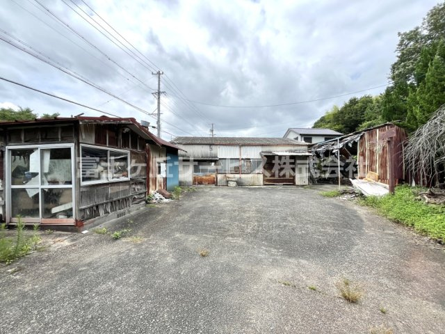 【外観】 | 磐田市岩井　売土地 | 現在、工場と小屋がある部分が対象地です。