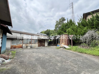 【外観】 | 磐田市岩井　売土地 | 現在、工場と小屋がある部分が対象地です。
