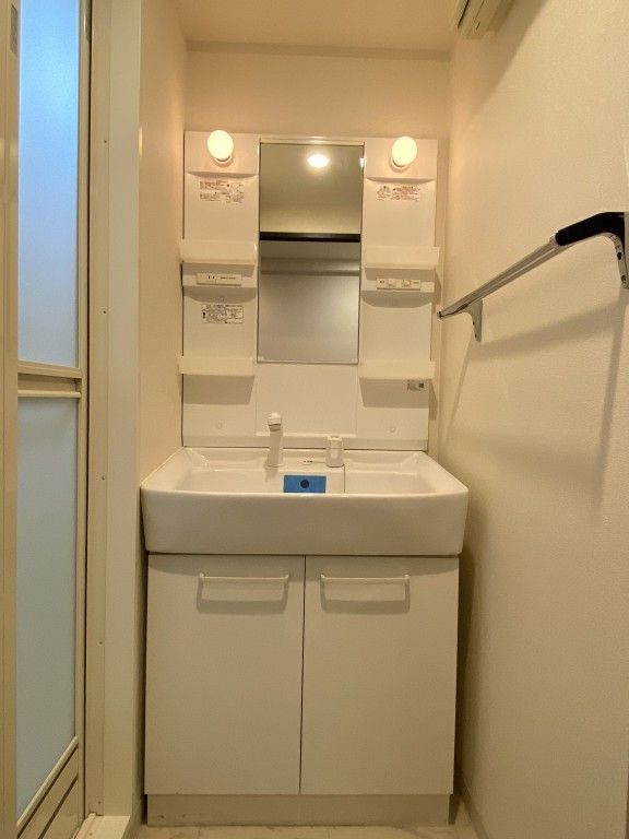 CONFORT NISHIHIROの洗面所