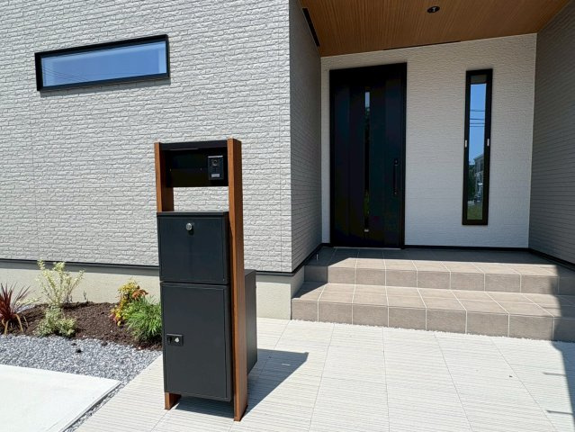ダイマルタウン　岐阜市中鶉第10　全４区画分譲の玄関|玄関ドアの鍵はディンプルキーと内側はサムターンキーになっており防犯性の高い仕様になっています。