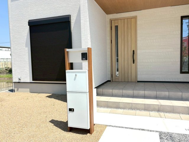 ダイマルタウン　岐阜市中鶉第10　全４区画分譲の玄関|玄関ドアの鍵はディンプルキーと内側はサムターンキーになっており防犯性の高い仕様になっています。