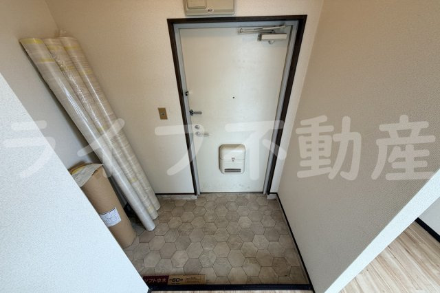 カキヤハイツの玄関
