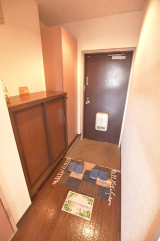 メゾン・ドゥ・ヴァン上赤江の玄関