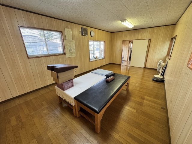 千曲市八幡事務所の内装